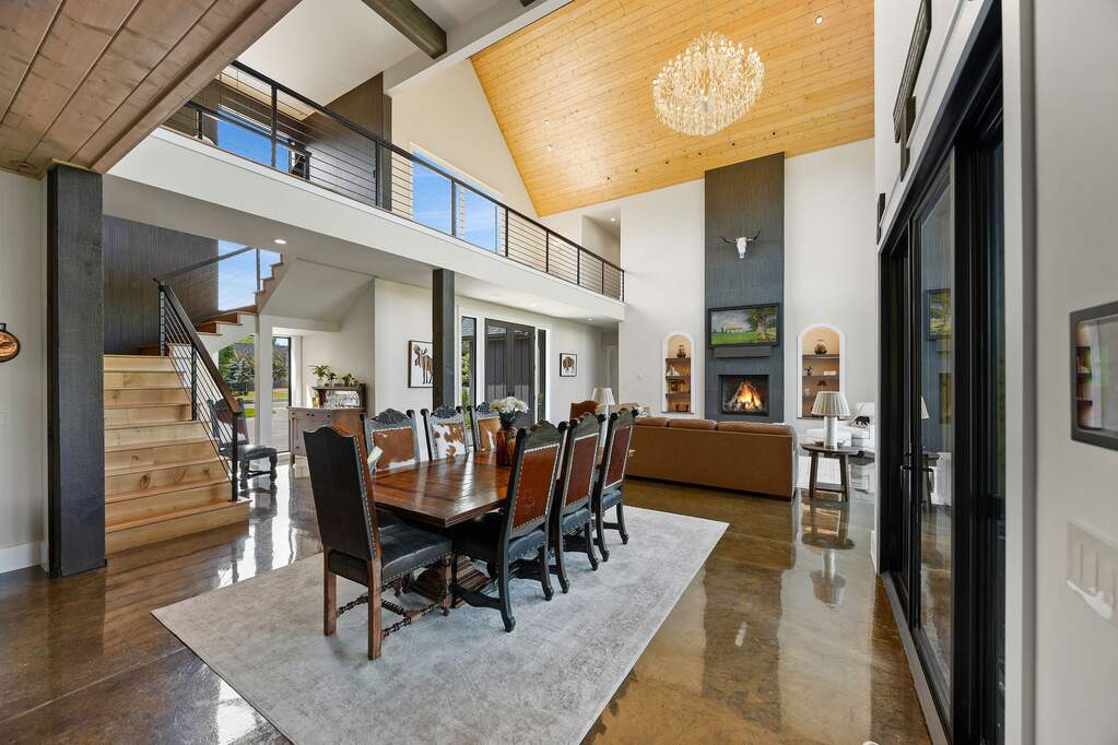 5 Bedroom Single Family Home/House's Image 17