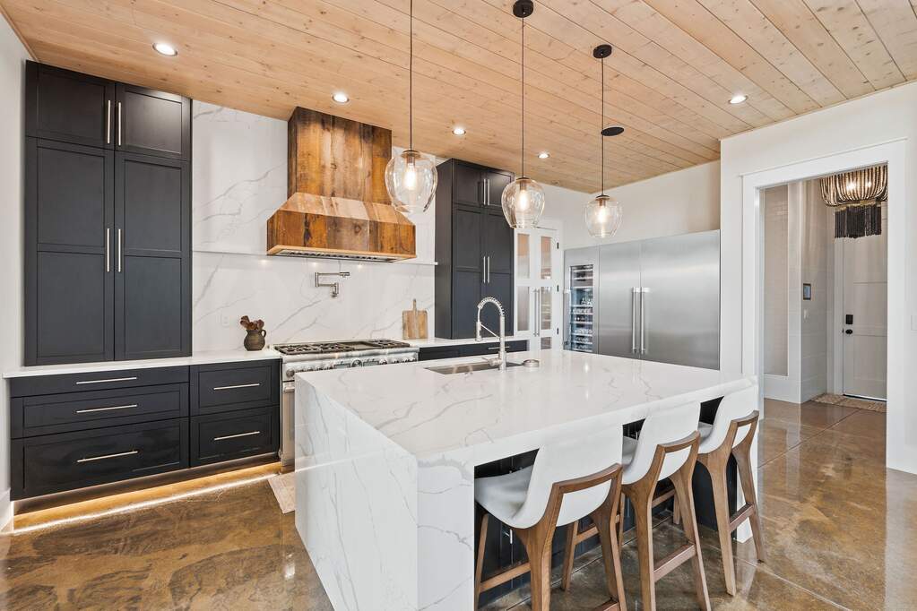 5 Bedroom Single Family Home/House's Image 19