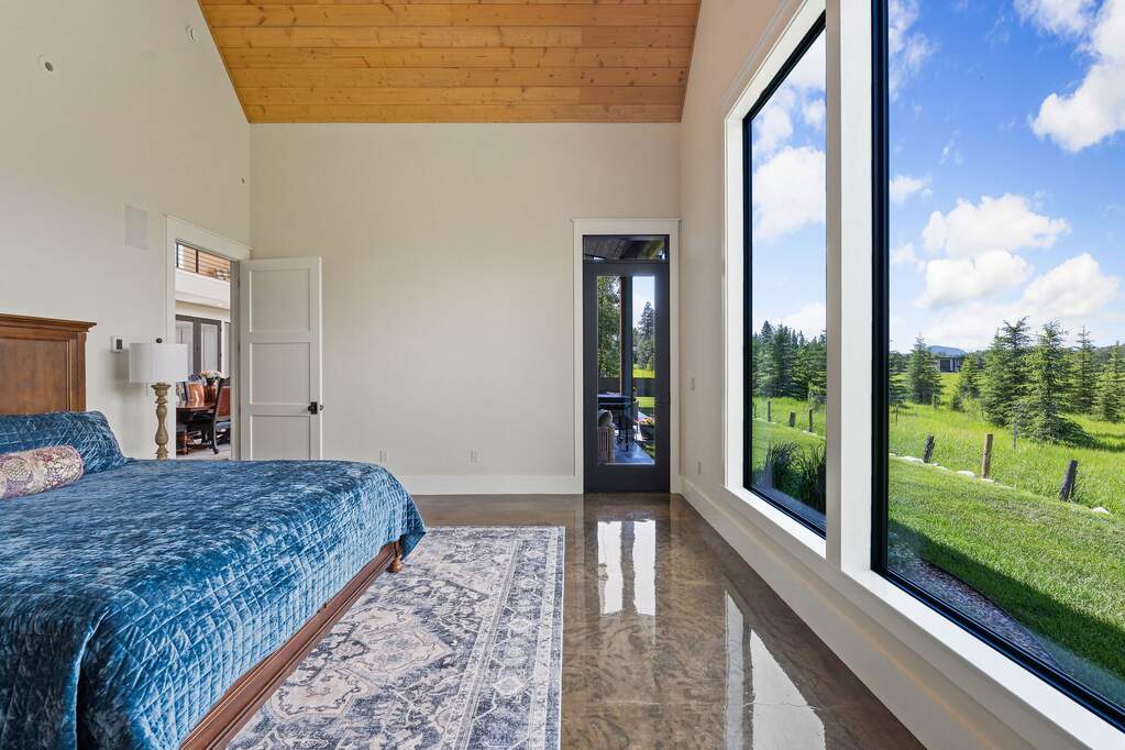 5 Bedroom Single Family Home/House's Image 29