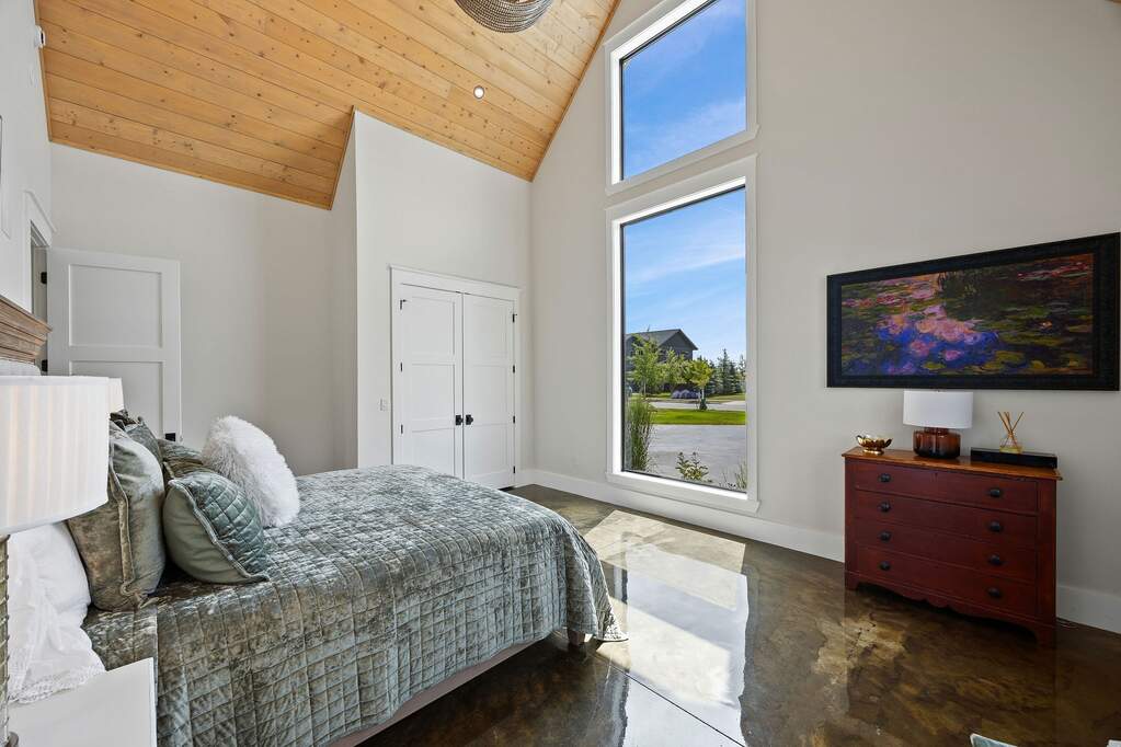 5 Bedroom Single Family Home/House's Image 36