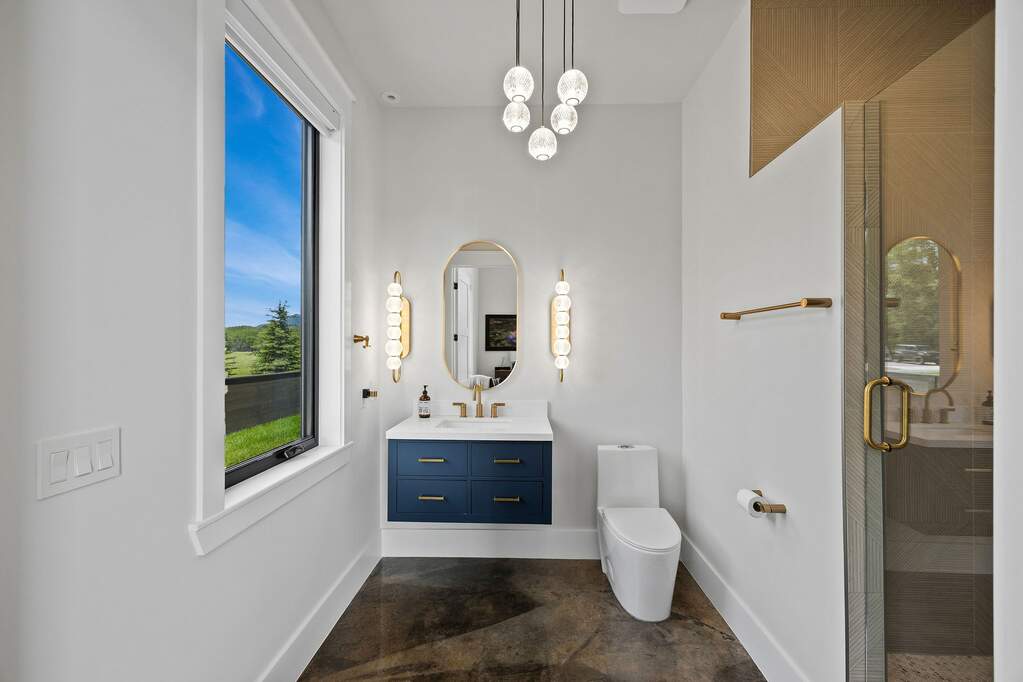 5 Bedroom Single Family Home/House's Image 39