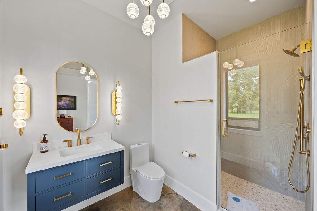 5 Bedroom Single Family Home/House's Image 40