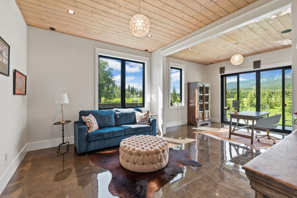 5 Bedroom Single Family Home/House's Image 42