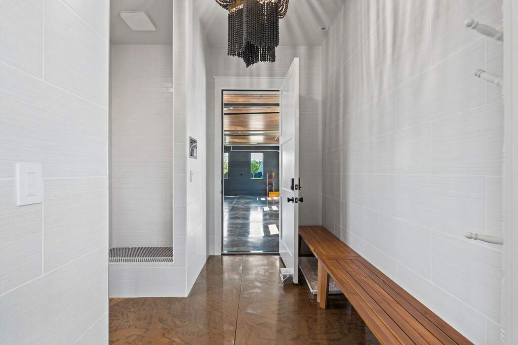 5 Bedroom Single Family Home/House's Image 47