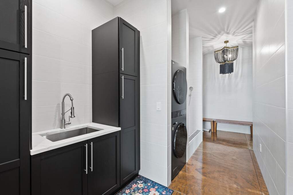 5 Bedroom Single Family Home/House's Image 48