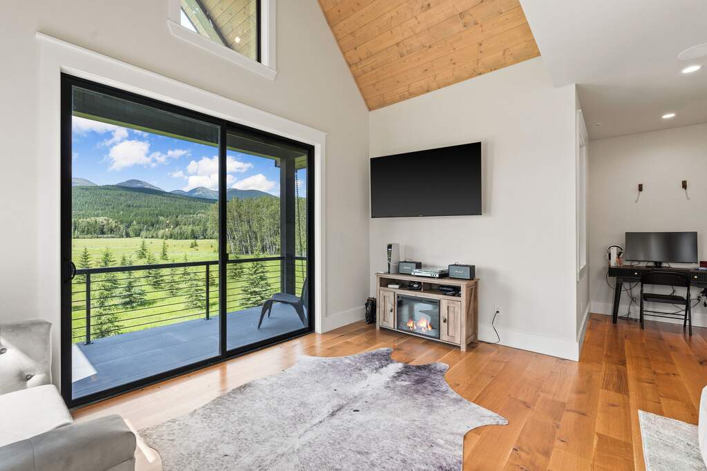 5 Bedroom Single Family Home/House's Image 64