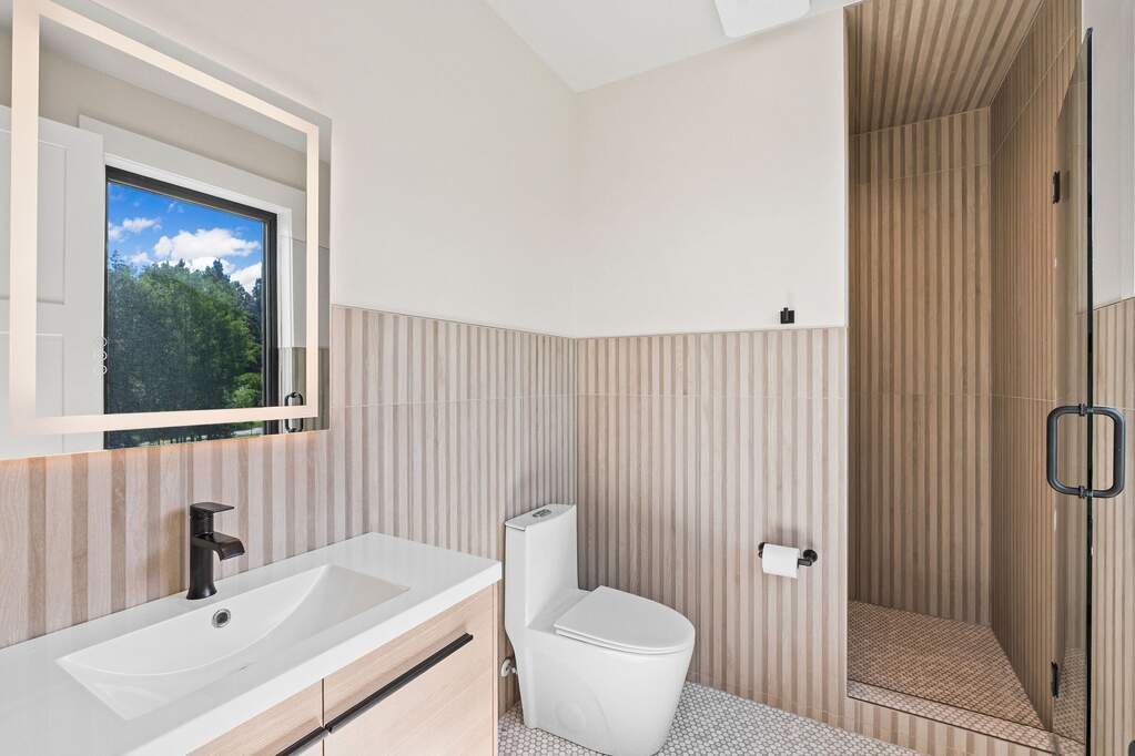 5 Bedroom Single Family Home/House's Image 68