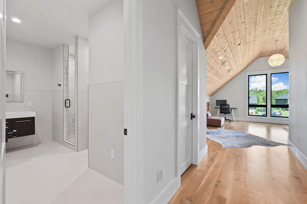 5 Bedroom Single Family Home/House's Image 73