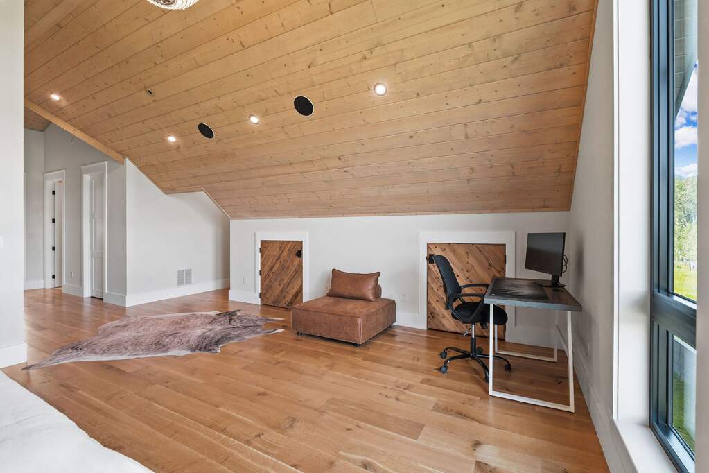 5 Bedroom Single Family Home/House's Image 76