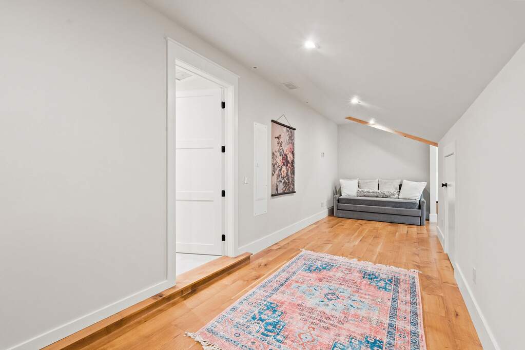5 Bedroom Single Family Home/House's Image 78