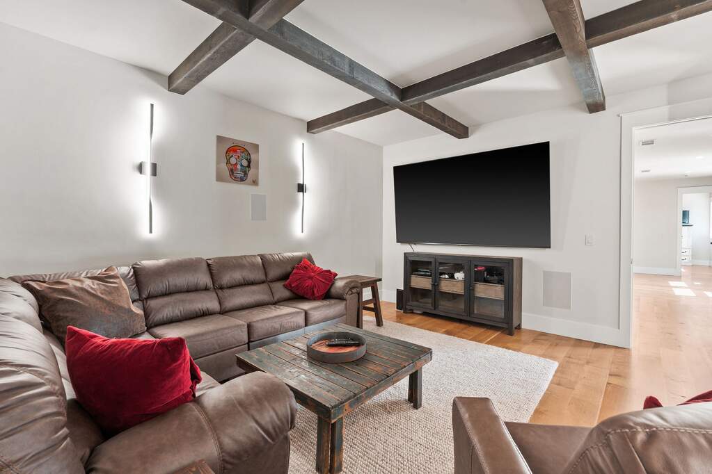 5 Bedroom Single Family Home/House's Image 83