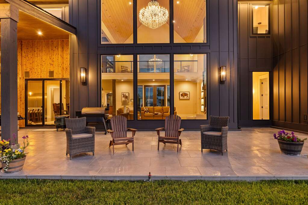 5 Bedroom Single Family Home/House's Image 90