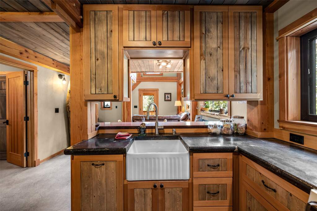 1 Bedroom Single Family Home/House's Image 8
