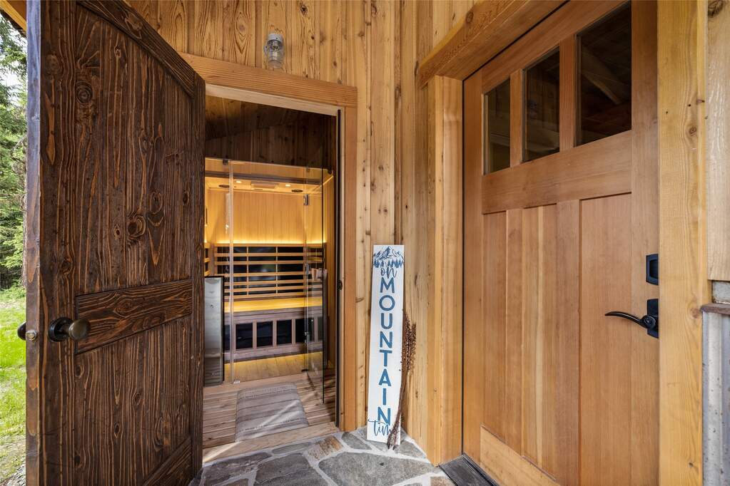 1 Bedroom Single Family Home/House's Image 3