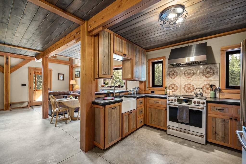 1 Bedroom Single Family Home/House's Image 5