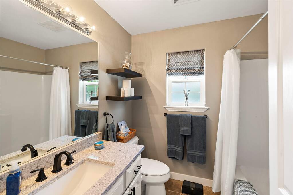 3 Bedroom Single Family Home/House's Image 11