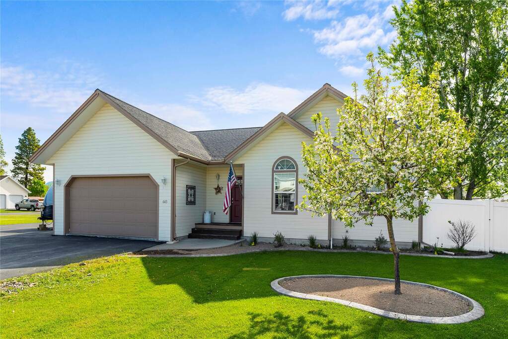 3 Bedroom Single Family Home/House's Image 16