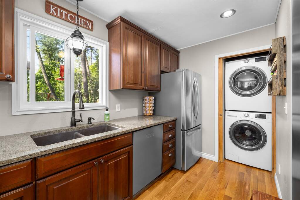 4 Bedroom Single Family Home/House's Image 12