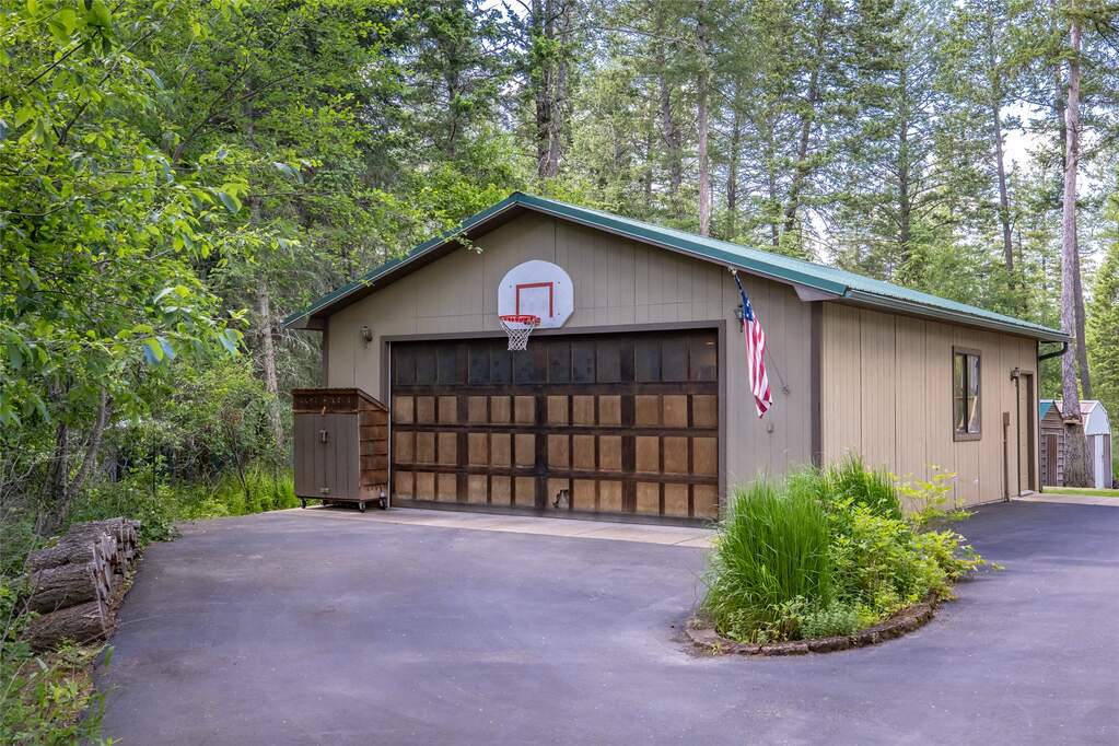 4 Bedroom Single Family Home/House's Image 37