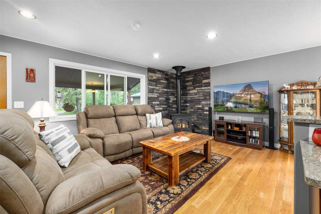 4 Bedroom Single Family Home/House's Image 4