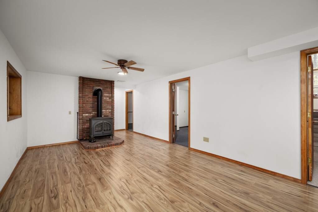 5 Bedroom Single Family Home/House's Image 28