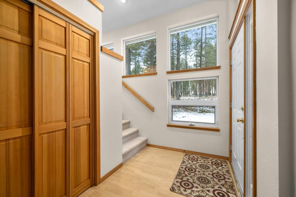 5 Bedroom Single Family Home/House's Image 4