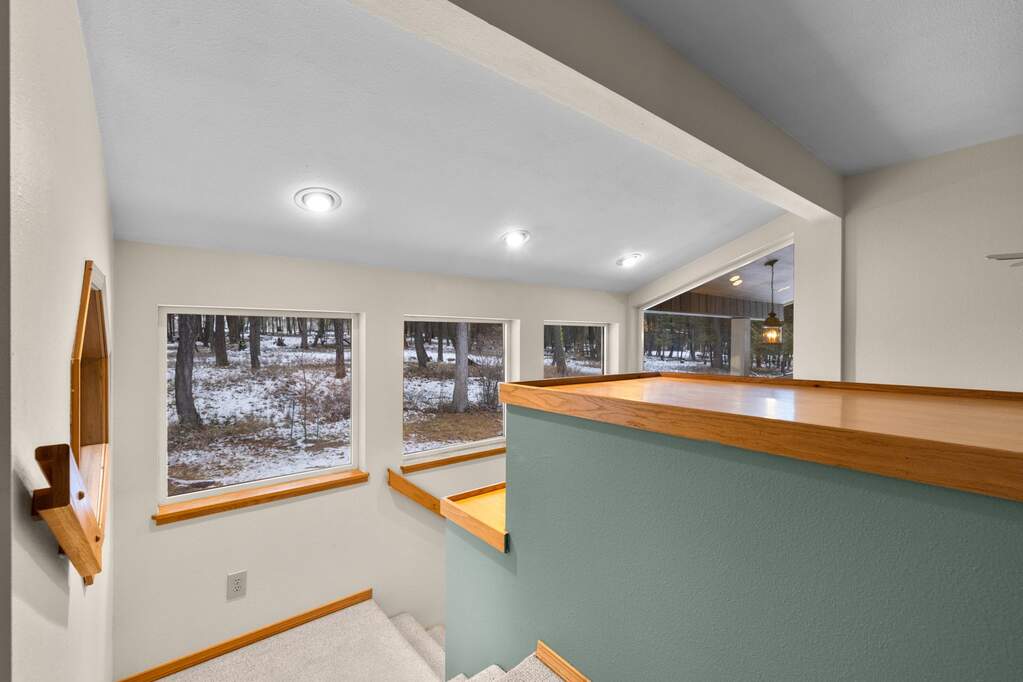 5 Bedroom Single Family Home/House's Image 6