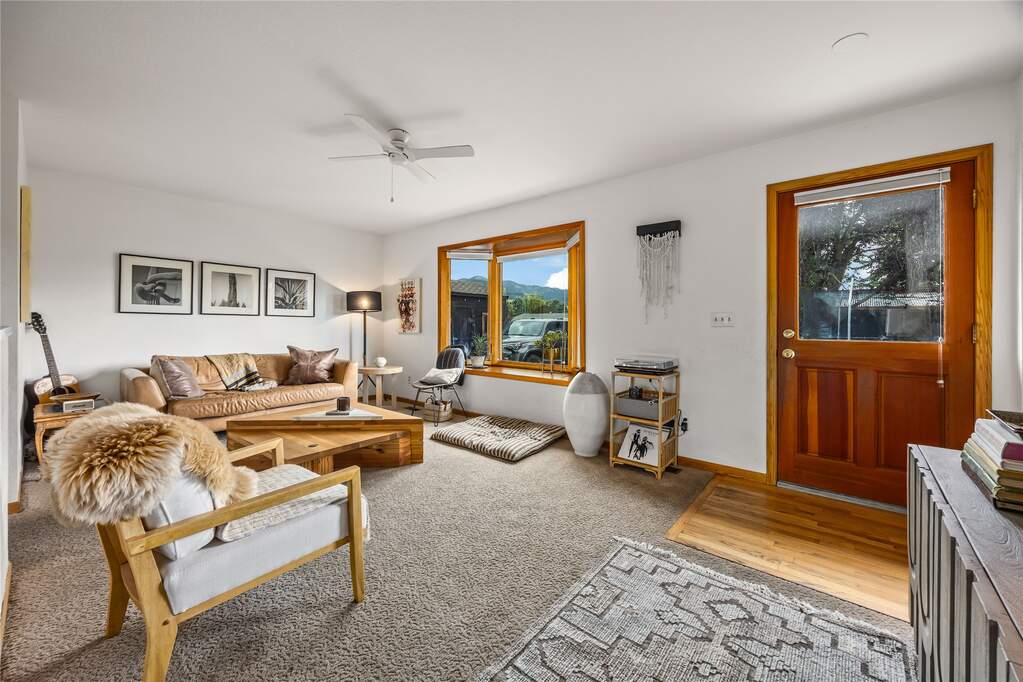 4 Bedroom Single Family Home/House's Image 7