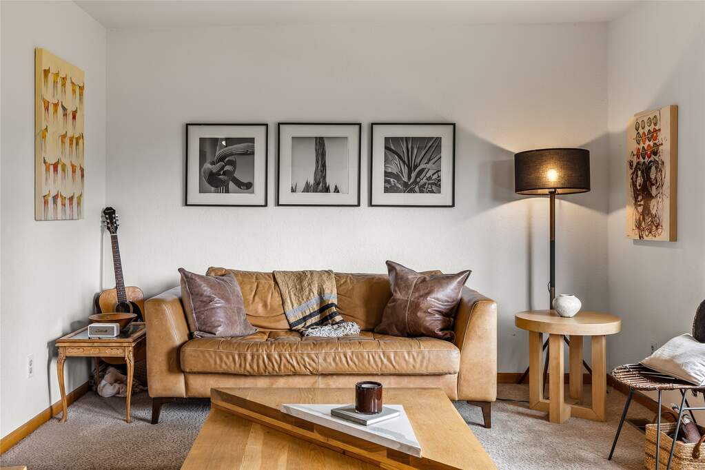 4 Bedroom Single Family Home/House's Image 8