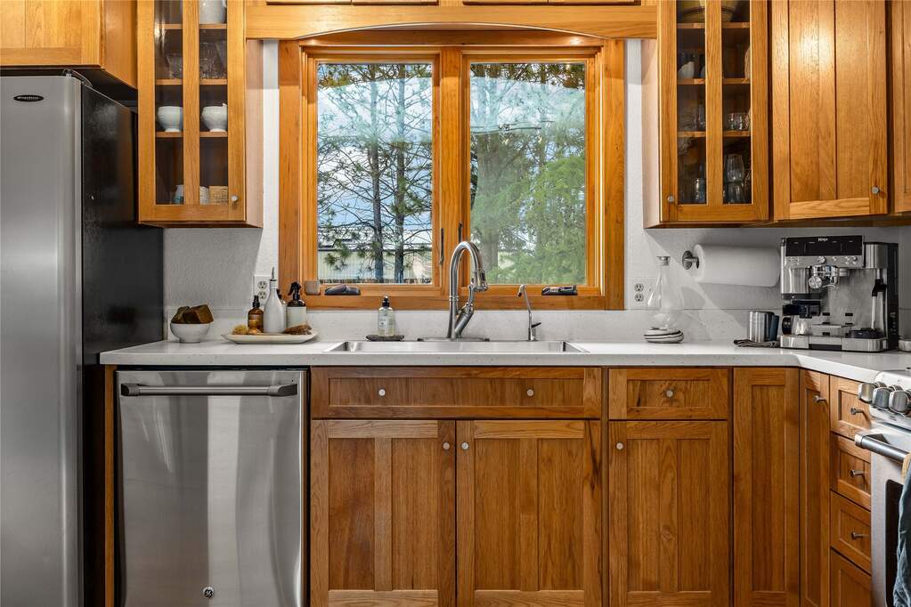 4 Bedroom Single Family Home/House's Image 11