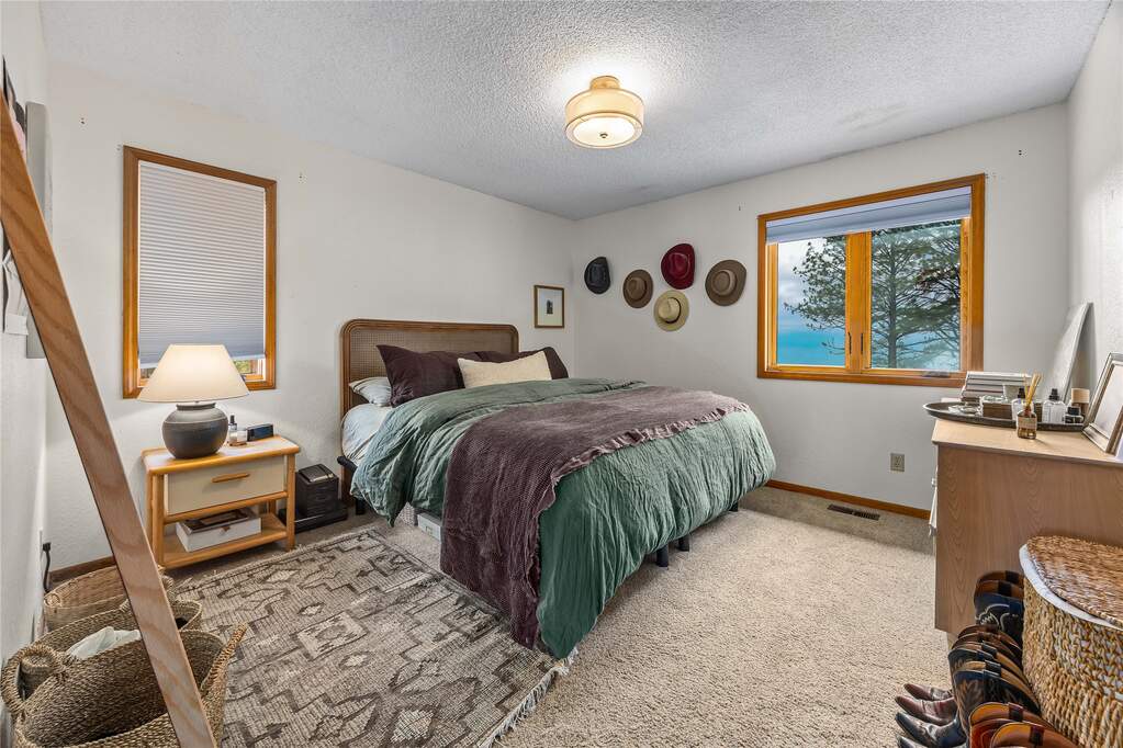 4 Bedroom Single Family Home/House's Image 20