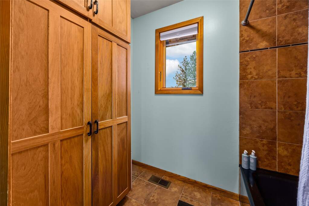 4 Bedroom Single Family Home/House's Image 24