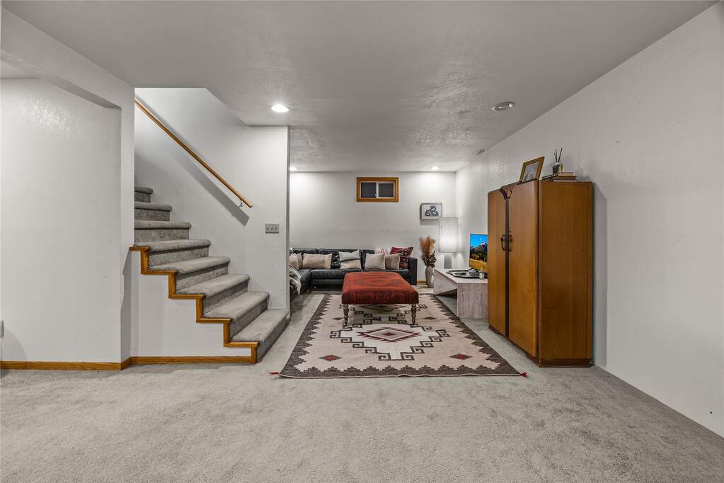 4 Bedroom Single Family Home/House's Image 25
