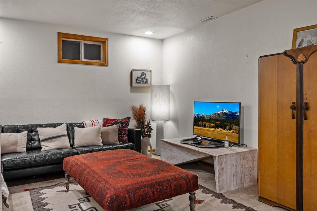 4 Bedroom Single Family Home/House's Image 26