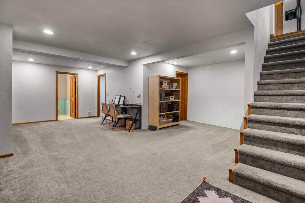 4 Bedroom Single Family Home/House's Image 31