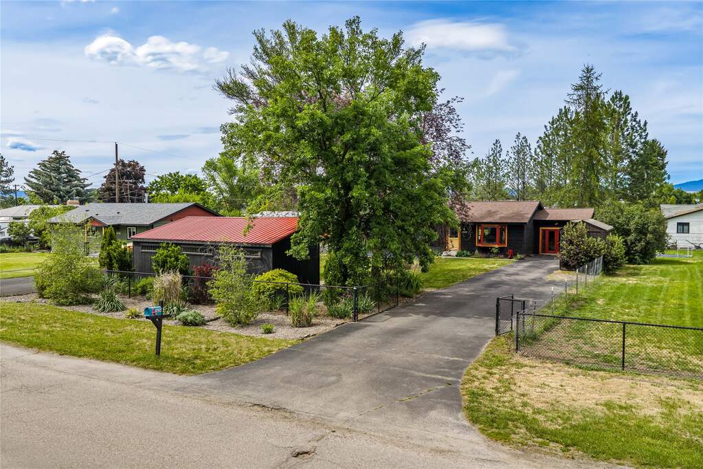 4 Bedroom Single Family Home/House's Image 45
