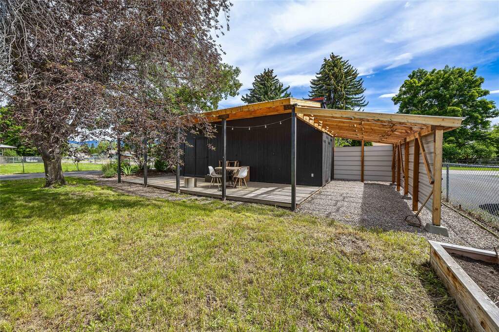 4 Bedroom Single Family Home/House's Image 4
