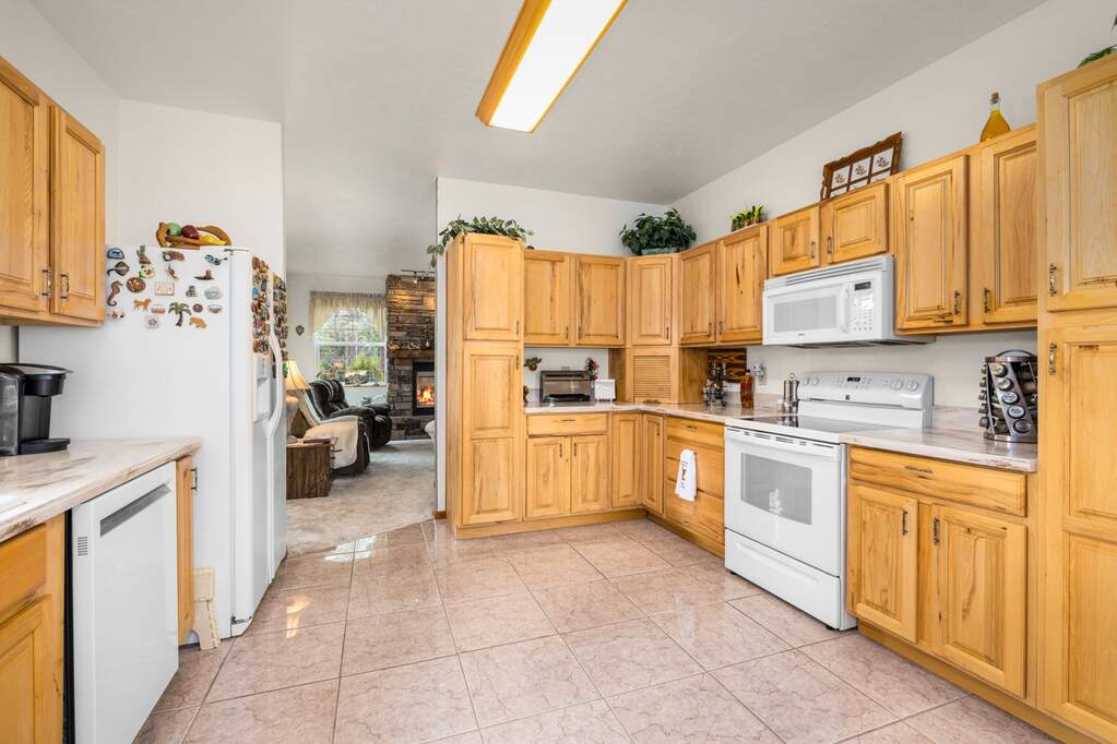 3 Bedroom Single Family Home/House's Image 13