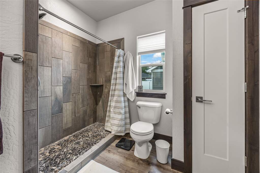 4 Bedroom Single Family Home/House's Image 18