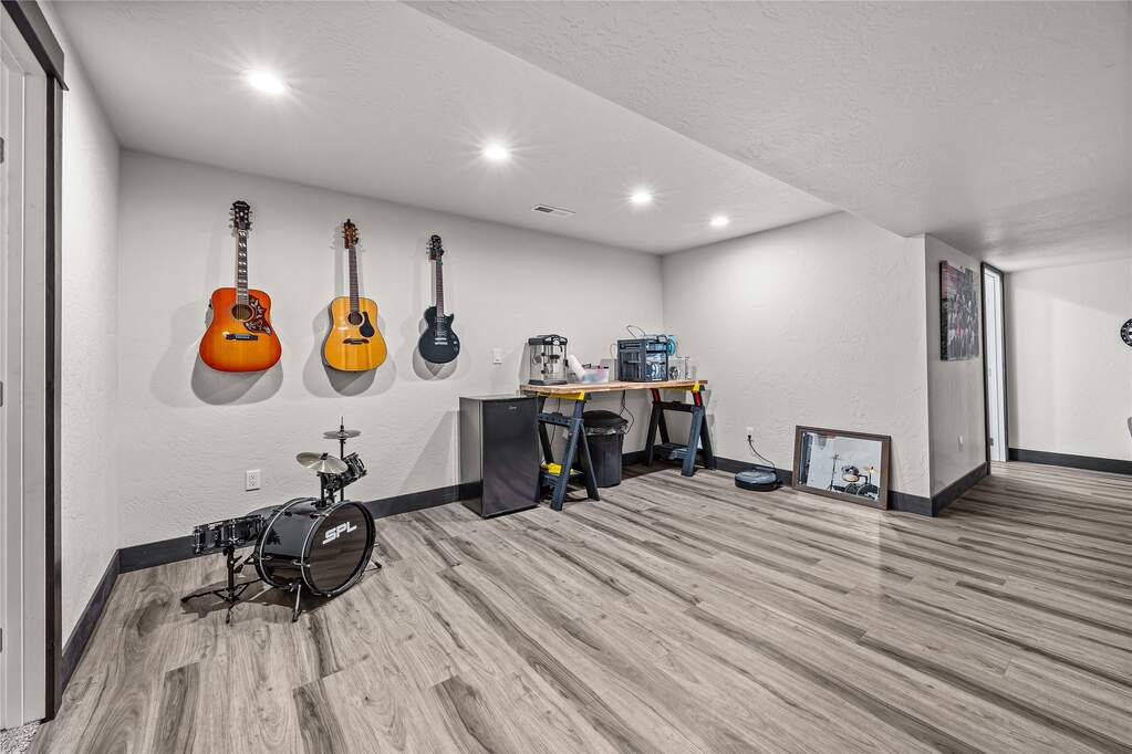 4 Bedroom Single Family Home/House's Image 26