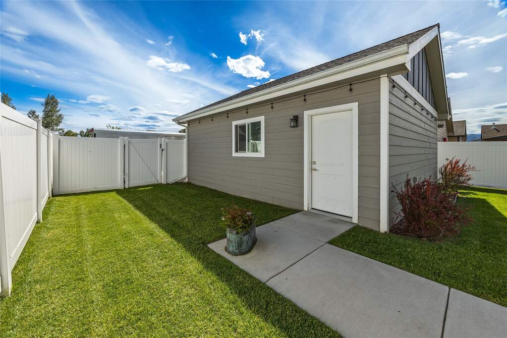 4 Bedroom Single Family Home/House's Image 35
