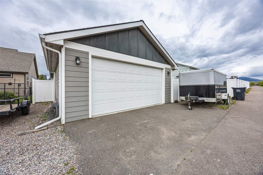 4 Bedroom Single Family Home/House's Image 36