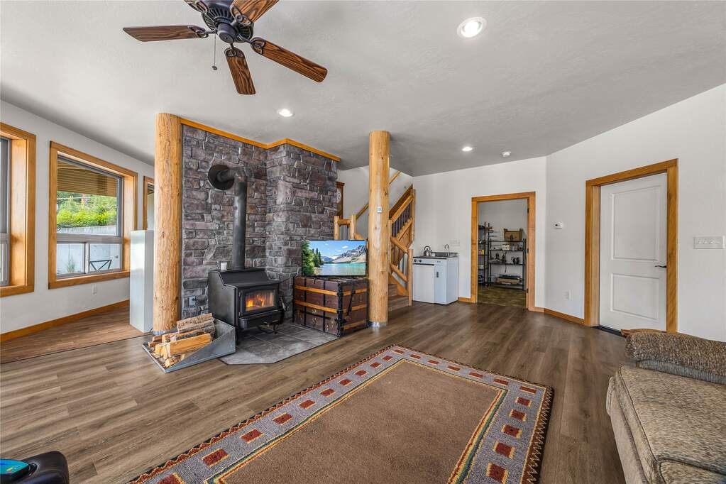 3 Bedroom Single Family Home/House's Image 38