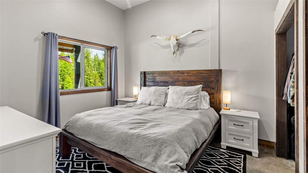 5 Bedroom Single Family Home/House's Image 13