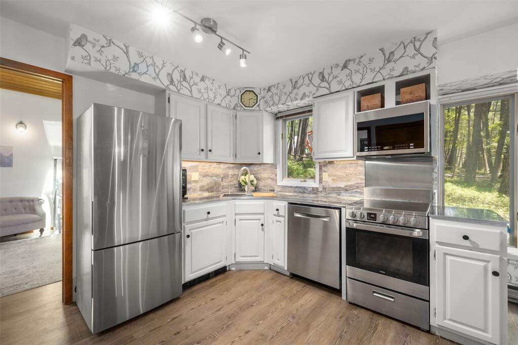 3 Bedroom Single Family Home/House's Image 8