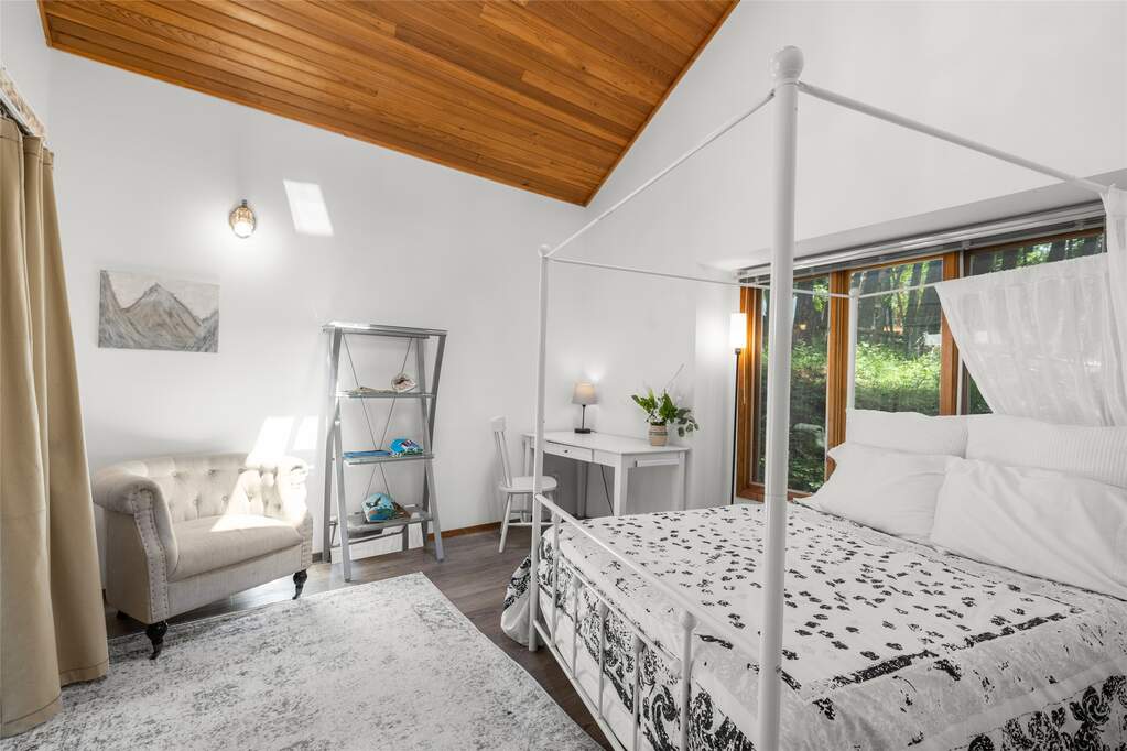 3 Bedroom Single Family Home/House's Image 9