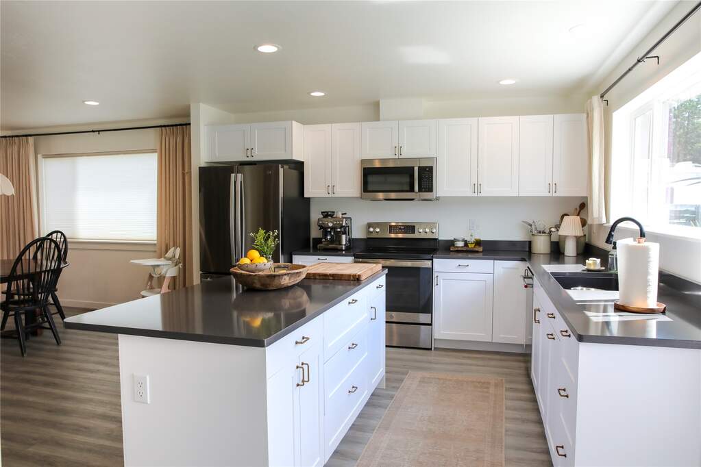 4 Bedroom Single Family Home/House's Image 10