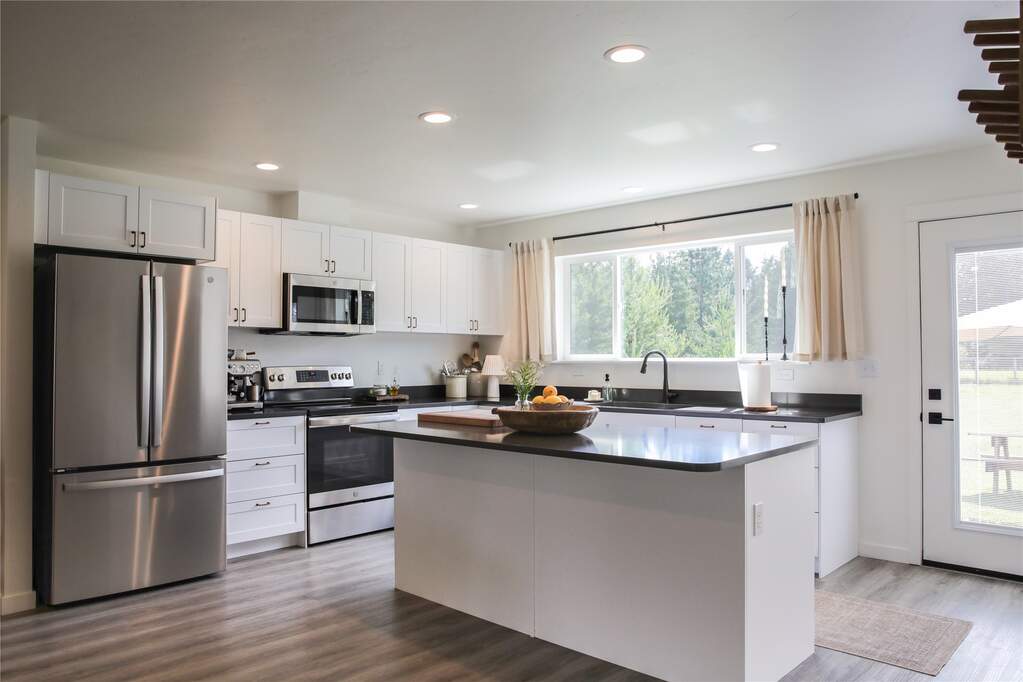 4 Bedroom Single Family Home/House's Image 11