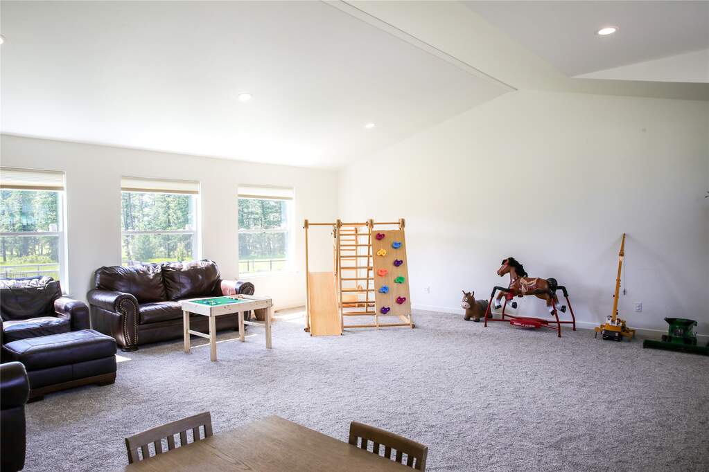 4 Bedroom Single Family Home/House's Image 27