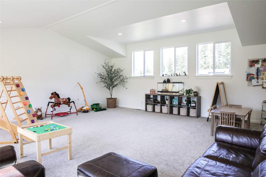 4 Bedroom Single Family Home/House's Image 28